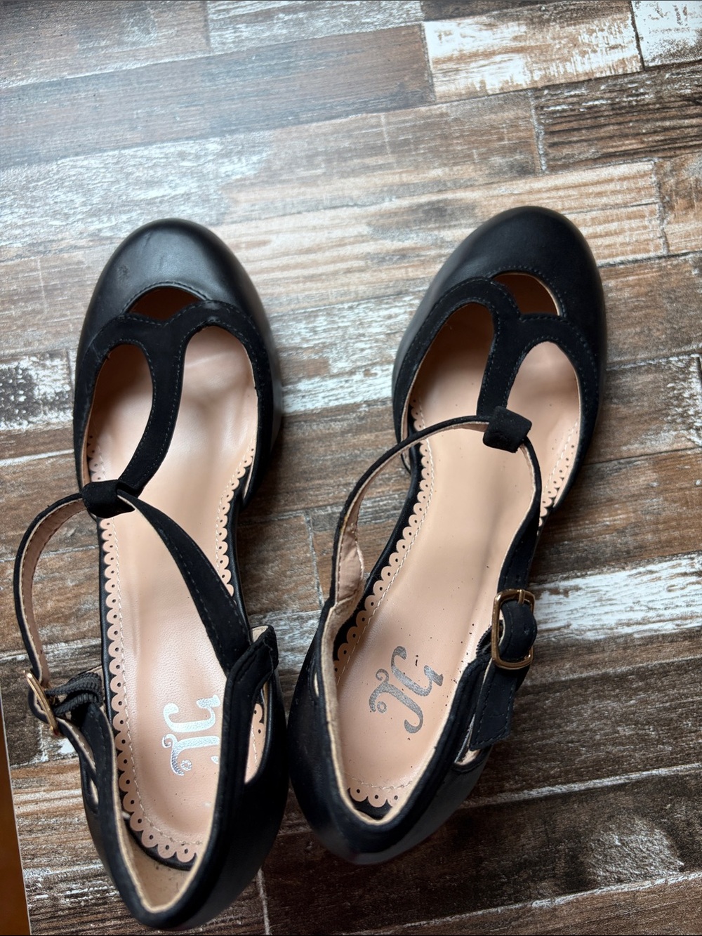 Journee Collection Black T-Strap Heels - Picture 4 of 10